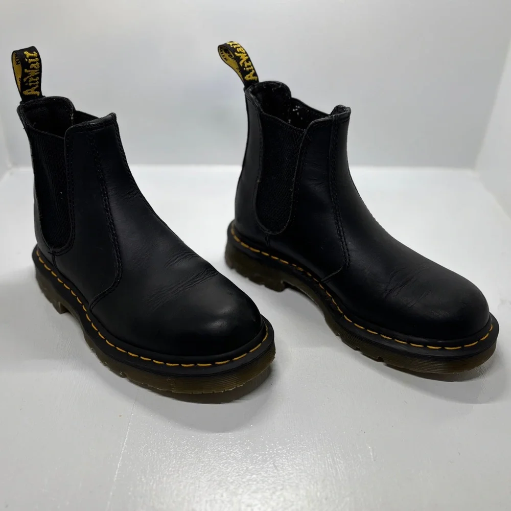 Dr. Martens 2976 slip-resistant Chelsea Leather Boots women’s size 6 men’s 7 - Picture 2 of 11